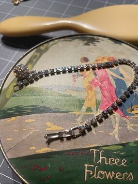 Vintage Albert Weiss bracelet with aurora borealis stones in pink